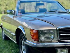 Image 17/21 de Mercedes-Benz 500 SL (1981)