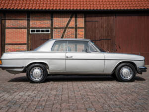 Image 12/40 of Mercedes-Benz 250 CE (1970)
