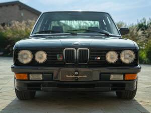 Immagine 11/50 di BMW M 535i (1985)