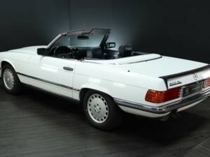 Immagine 4/30 di Mercedes-Benz 500 SL (1985)