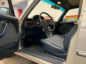 Bild 8/20 von Mercedes-Benz 280 SE (1980)