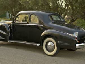 Image 16/50 of Cadillac V-16 (1938)