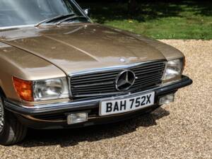 Afbeelding 15/40 van Mercedes-Benz 280 SL (1981)