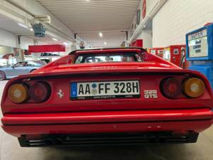 Image 17/22 of Ferrari 328 GTB (1986)