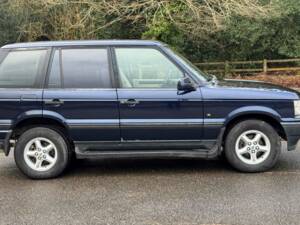 Image 2/8 of Land Rover Range Rover 4.6 Vogue (1999)