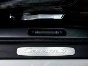Immagine 18/44 di Porsche Cayman S Black Edition (2011)