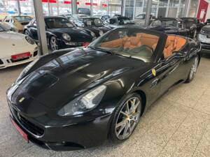 Immagine 1/19 di Ferrari California (2012)