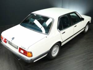 Bild 6/30 von BMW 735i (1985)