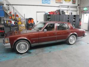 Image 26/49 of Cadillac Seville Sedan 6.0L (1979)