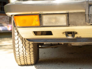 Image 16/63 of BMW 528i (1984)