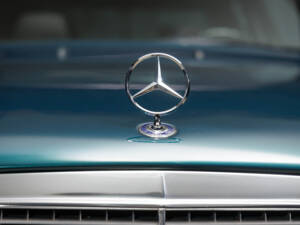 Bild 7/40 von Mercedes-Benz E 220 (1995)
