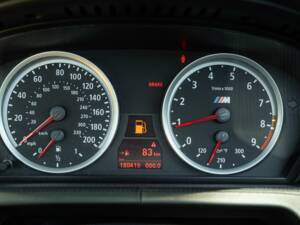 Image 47/50 of BMW M6 (2007)