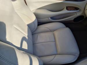 Imagen 11/21 de Jaguar XJR 4.0 (2000)