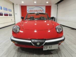 Image 2/14 de Alfa Romeo 1.6 Spider (1989)