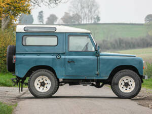 Image 5/34 of Land Rover 88 Lightweight (1968)