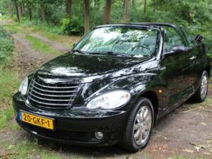 Image 2/7 de Chrysler PT Cruiser Cabrio Limited 2.4 (2007)