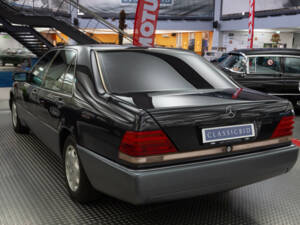 Image 7/35 of Mercedes-Benz 300 SEL (1991)
