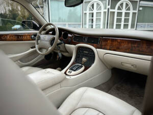 Image 23/96 de Daimler Super V8 (1997)