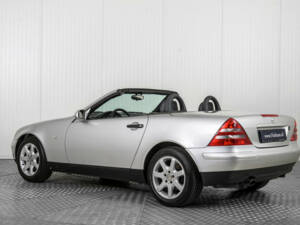 Image 6/50 of Mercedes-Benz SLK 200 (1997)