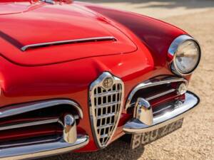 Image 5/8 of Alfa Romeo Giulia 1600 Spider (1963)