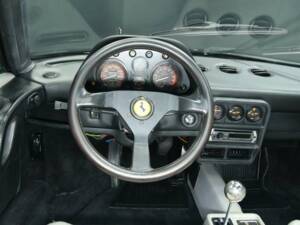 Image 13/30 de Ferrari 328 GTS (1987)