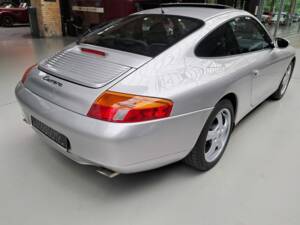 Image 6/33 de Porsche 911 Carrera (1996)