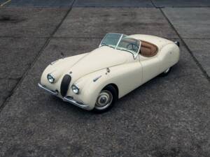 Image 3/45 of Jaguar XK 120 OTS (1950)