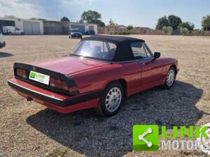 Bild 2/10 von Alfa Romeo 2.0 Spider (1988)