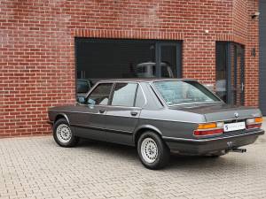 Image 3/68 of BMW 528i (1985)