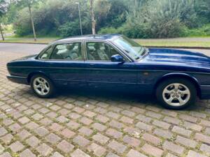 Bild 4/19 von Jaguar XJ 8 Sovereign (2000)