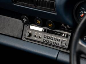 Image 8/47 of Porsche 911 Carrera 3.2 (1984)