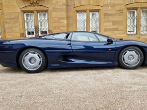 Image 3/17 of Jaguar XJ 220 (1994)