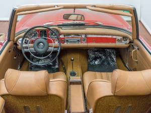 Image 9/23 de Mercedes-Benz 280 SL (1969)