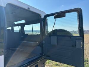 Image 35/47 de Land Rover Defender 110 Td5 (2000)