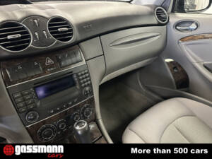 Image 14/15 of Mercedes-Benz CLK 280 (2006)