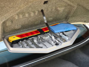 Bild 26/70 von BMW 735i (1991)