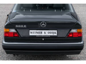 Image 16/34 of Mercedes-Benz 500 E (1992)