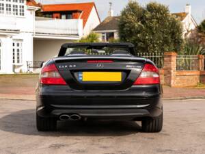 Image 7/15 of Mercedes-Benz CLK 63 AMG (2007)