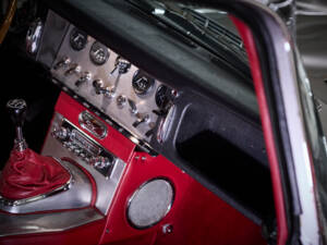 Immagine 90/99 di Jaguar E-Type 3.8 (1964)