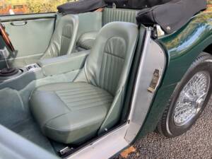 Image 34/50 of Austin-Healey 3000 Mk II (BJ7) (1964)