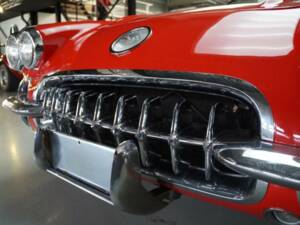 Image 11/50 of Chevrolet Corvette (1958)