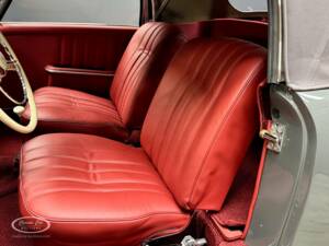 Image 2/37 of Mercedes-Benz 190 SL (1957)