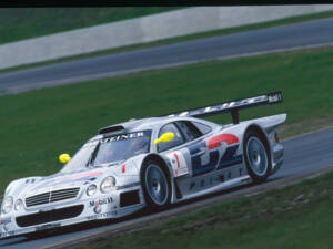 Image 13/16 of Mercedes-Benz CLK GTR (1998)