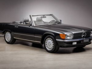 Immagine 4/30 di Mercedes-Benz 300 SL (1986)