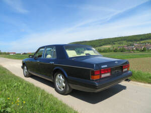 Image 2/19 of Bentley Brooklands R LWB (1997)