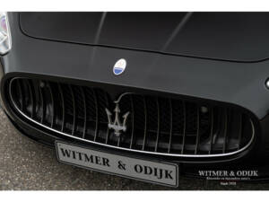 Image 14/42 of Maserati GranTurismo S (2011)