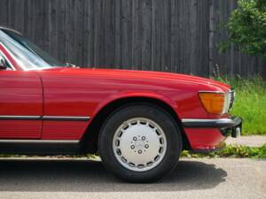 Image 4/27 of Mercedes-Benz 560 SL (1986)