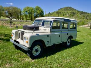Image 2/14 of Land Rover 109 (1971)
