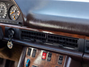 Image 59/95 of Mercedes-Benz 560 SEC (1985)