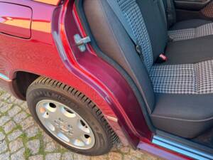 Immagine 70/75 di Mercedes-Benz 230 E (1992)